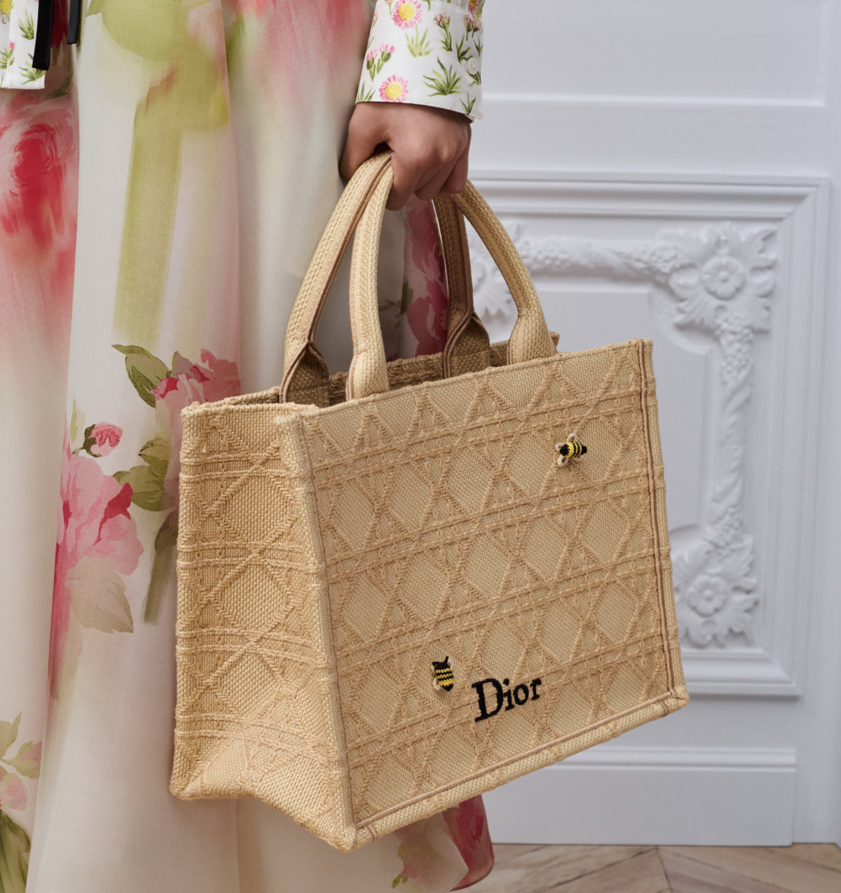 Dior Book Tote Medium – Embroidered Raffia Effect