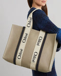 Trendy Women's Chloe Woody Tote Bag (LE2644)