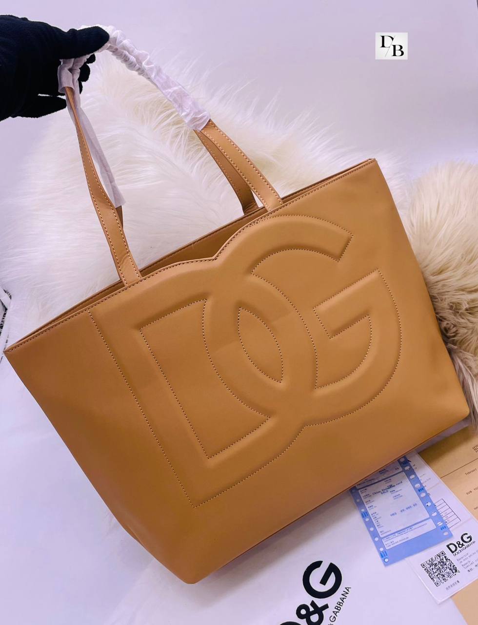 Trendy Dolce Gabbana Handbag for Women (LE3570)