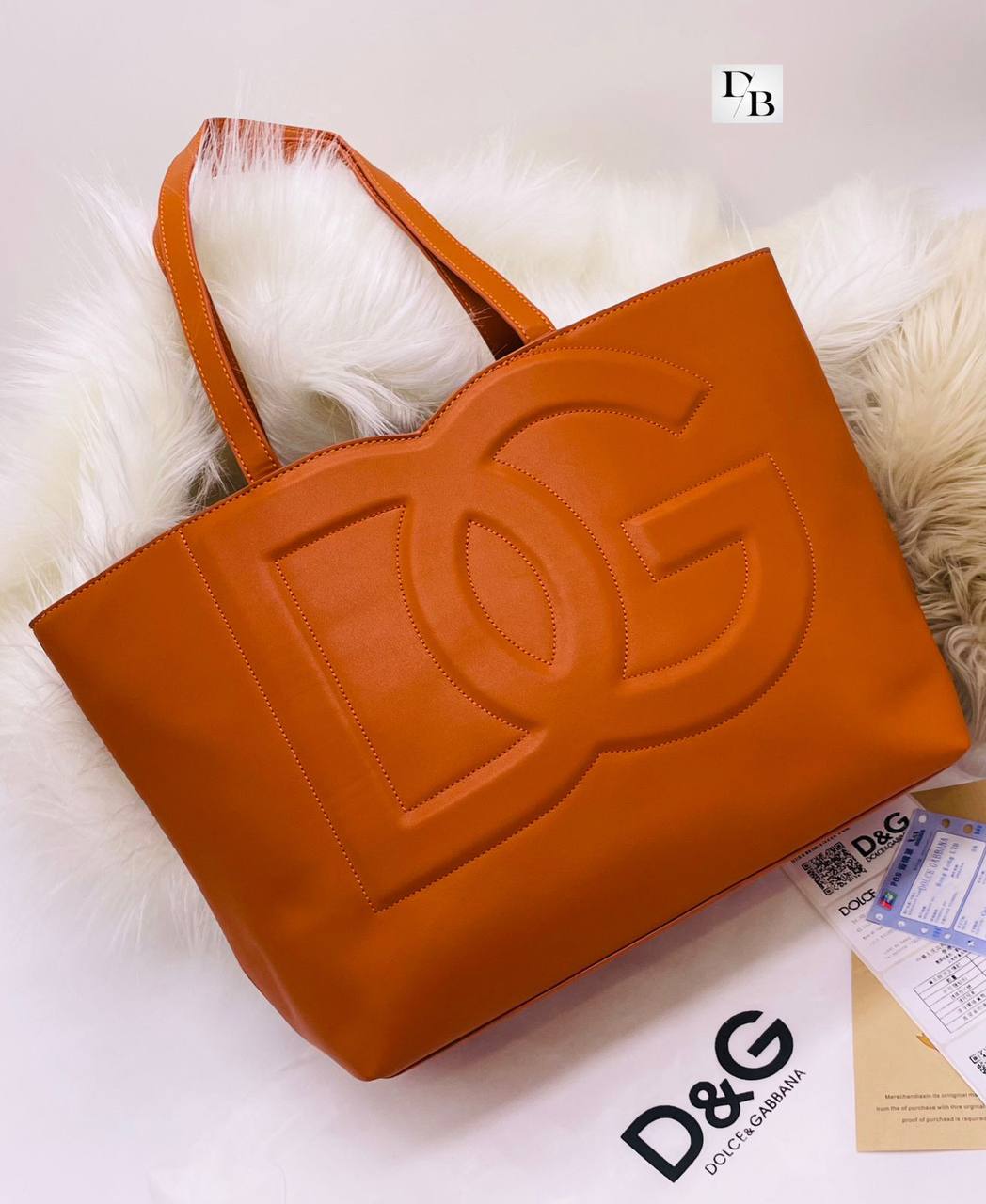 Trendy Dolce Gabbana Handbag for Women (LE3571)