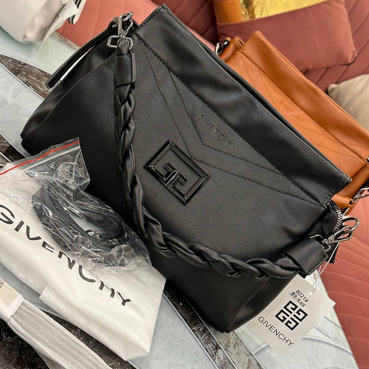 Trendy Givenchy Handbag for Women (LE3504)