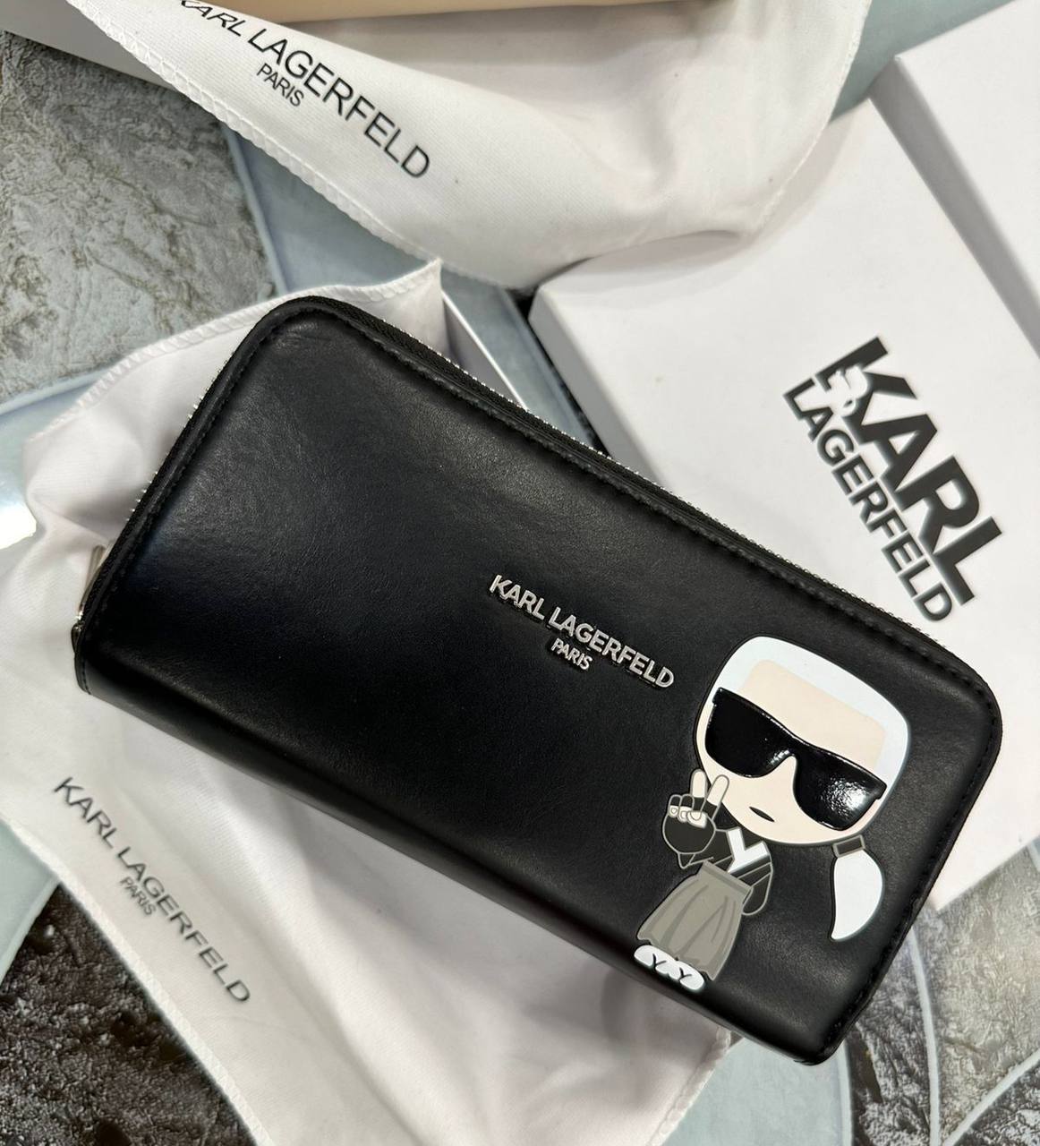 Trendy Karl Lagerfeld Wallet for Women (LE3579)