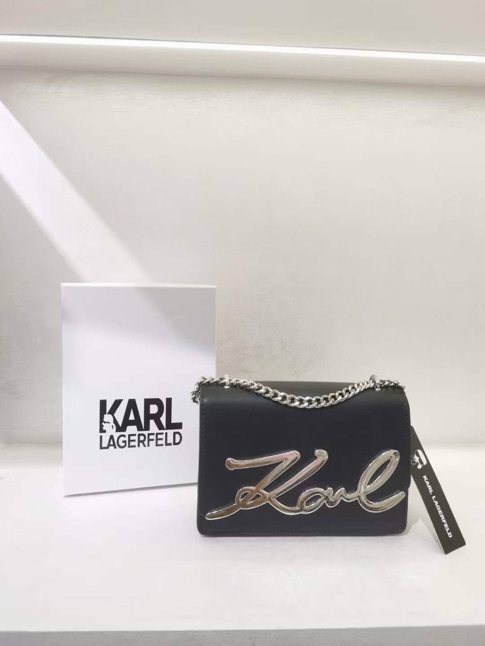 Trendy Women's Karl Lagerfeld Handbag (LE77)