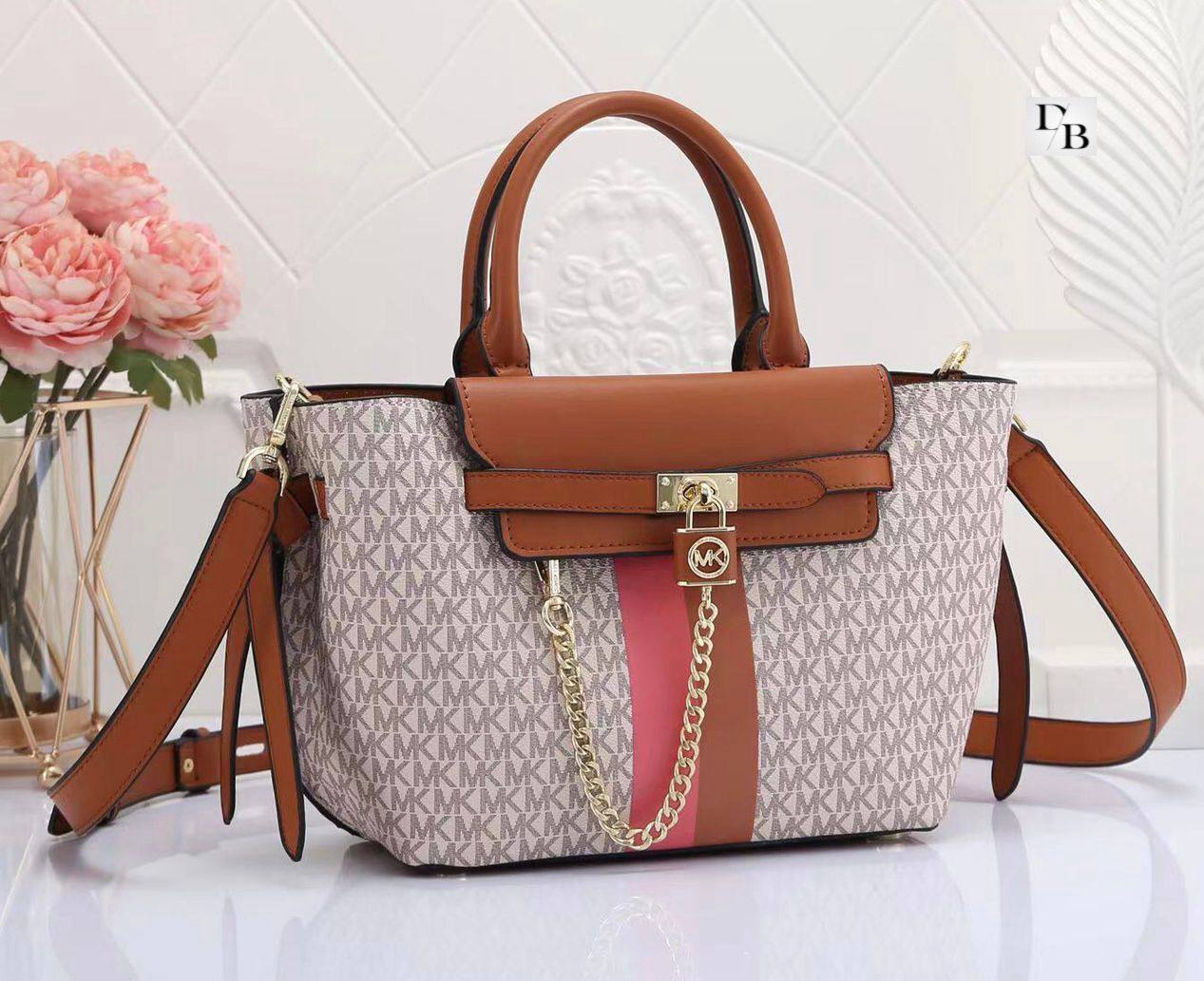 Trendy Michael Kors Handbag for Women (LE3589)