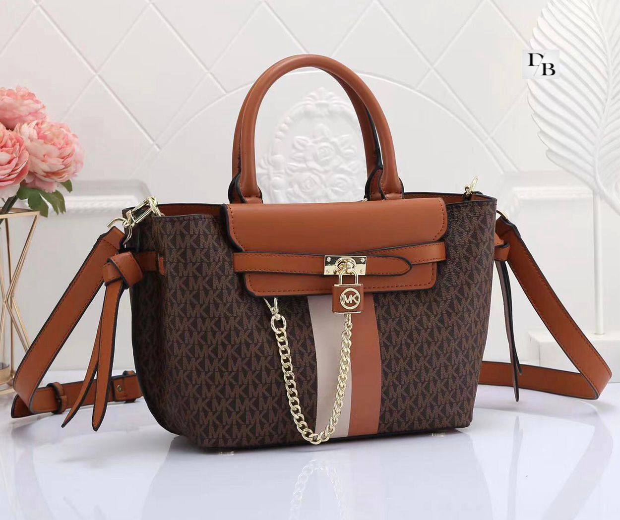 Trendy Michael Kors Handbag for Women (LE3590)