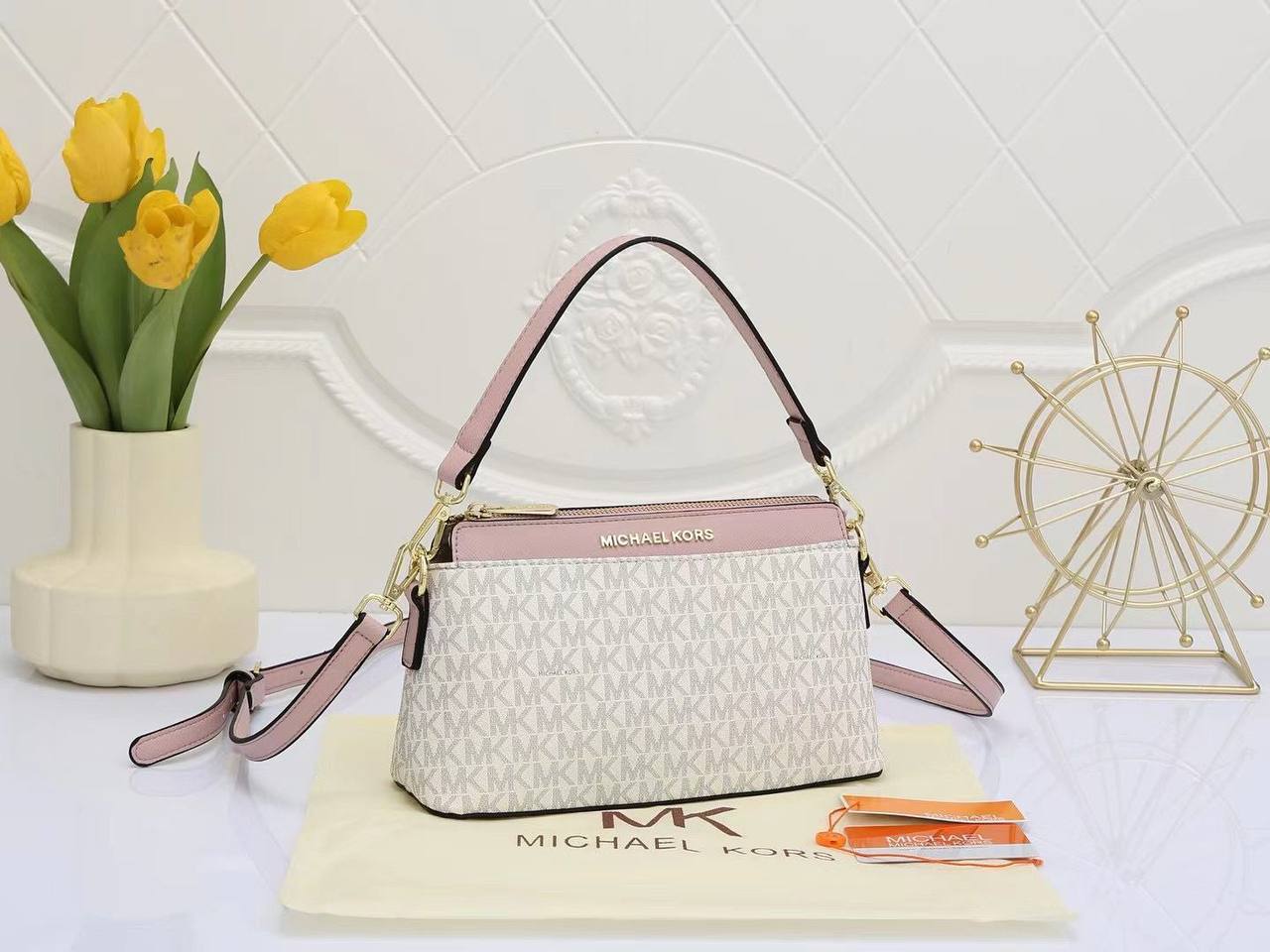 Trendy Women's Michael Kors Sling Bag (LE2652)