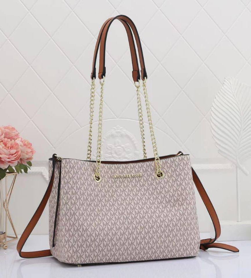 Trendy Michael Kors Handbag for Women (LE3592)