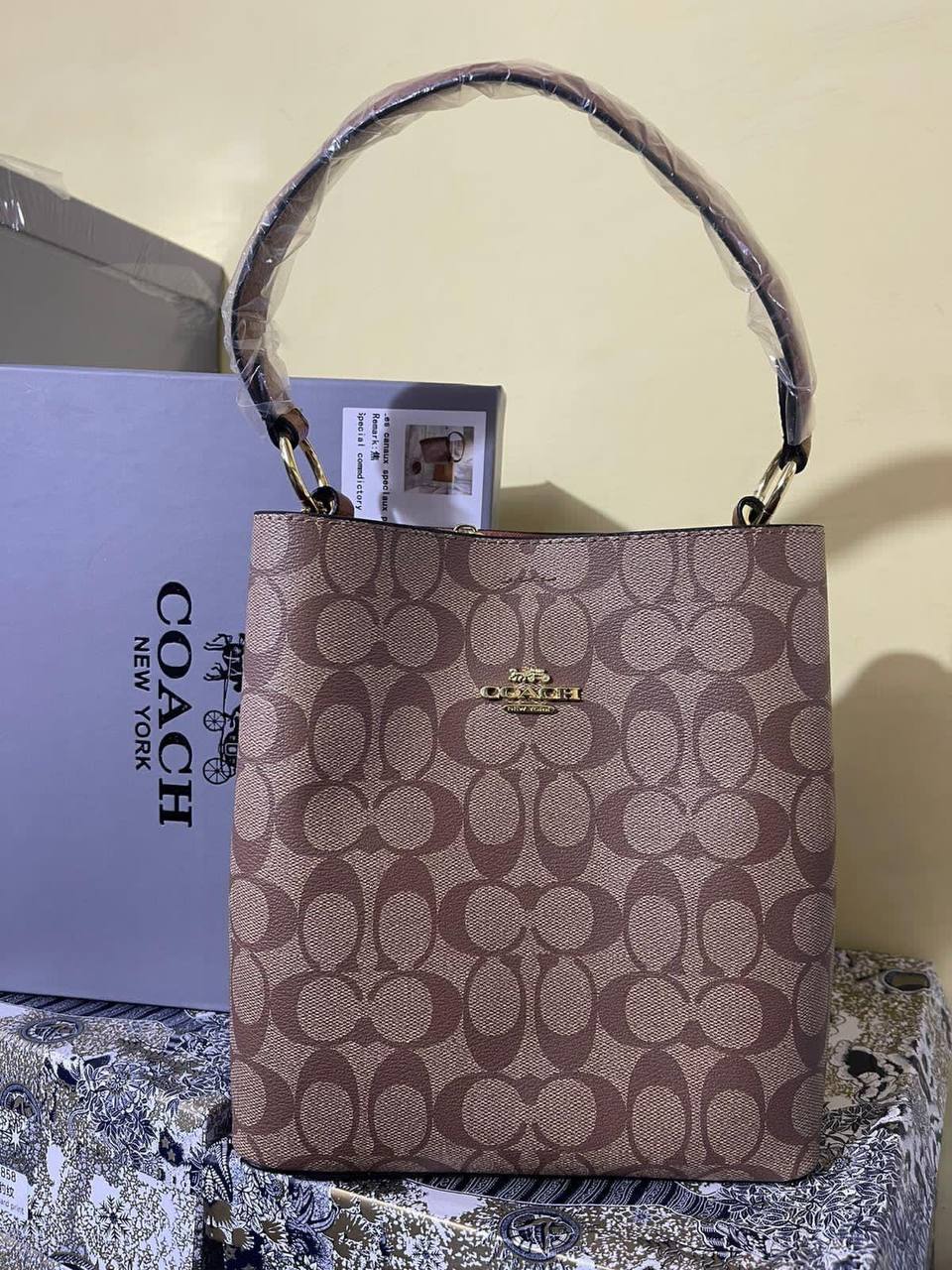Coach Signature Bucket Bag For Women (LE0252)