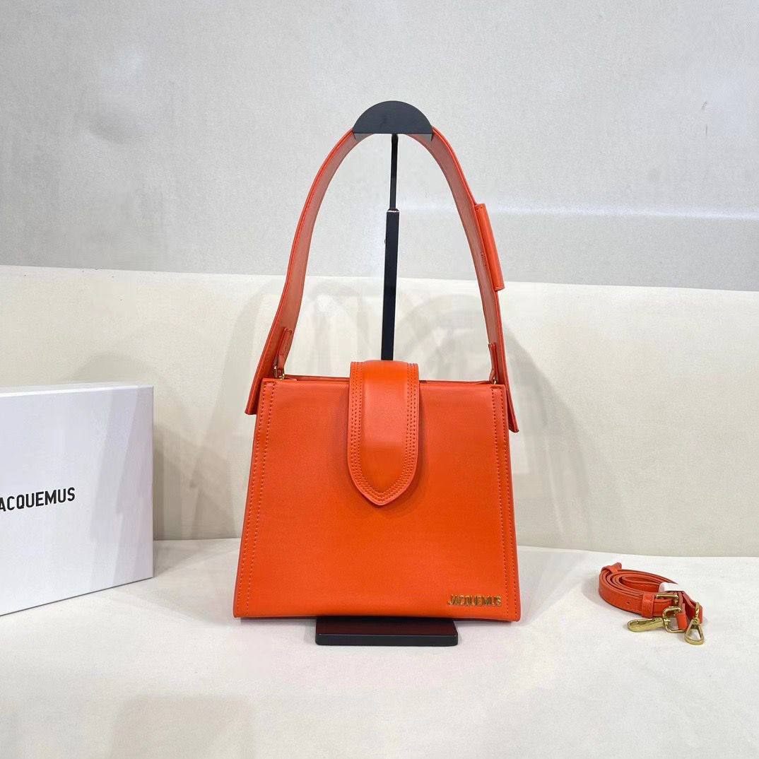 Le Chiquito Jacquemus Hobo Bag For Women (LE0340)